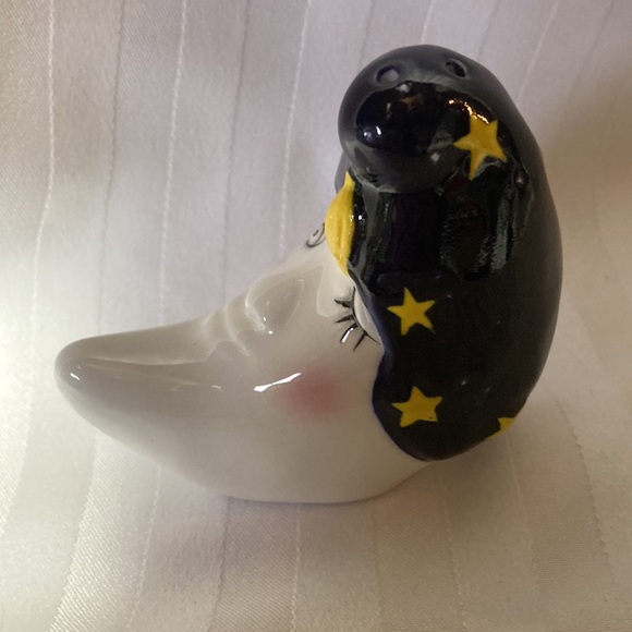 Vintage 1991 The Cow Jumped Over The Moon Salt and Pepper Shakers - Picture 12 of 13